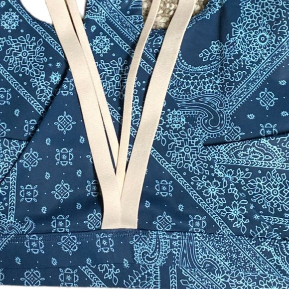 Fabletics Boost Medium Impact Sports Bra - Picture 10 of 10